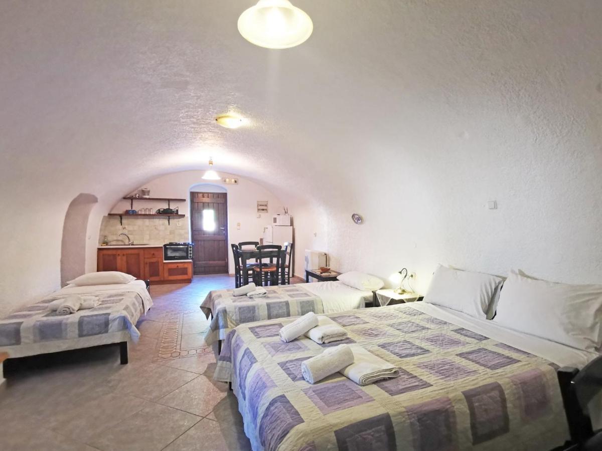 Guesthouse Toxotis Pírgos Dhiroú Dış mekan fotoğraf