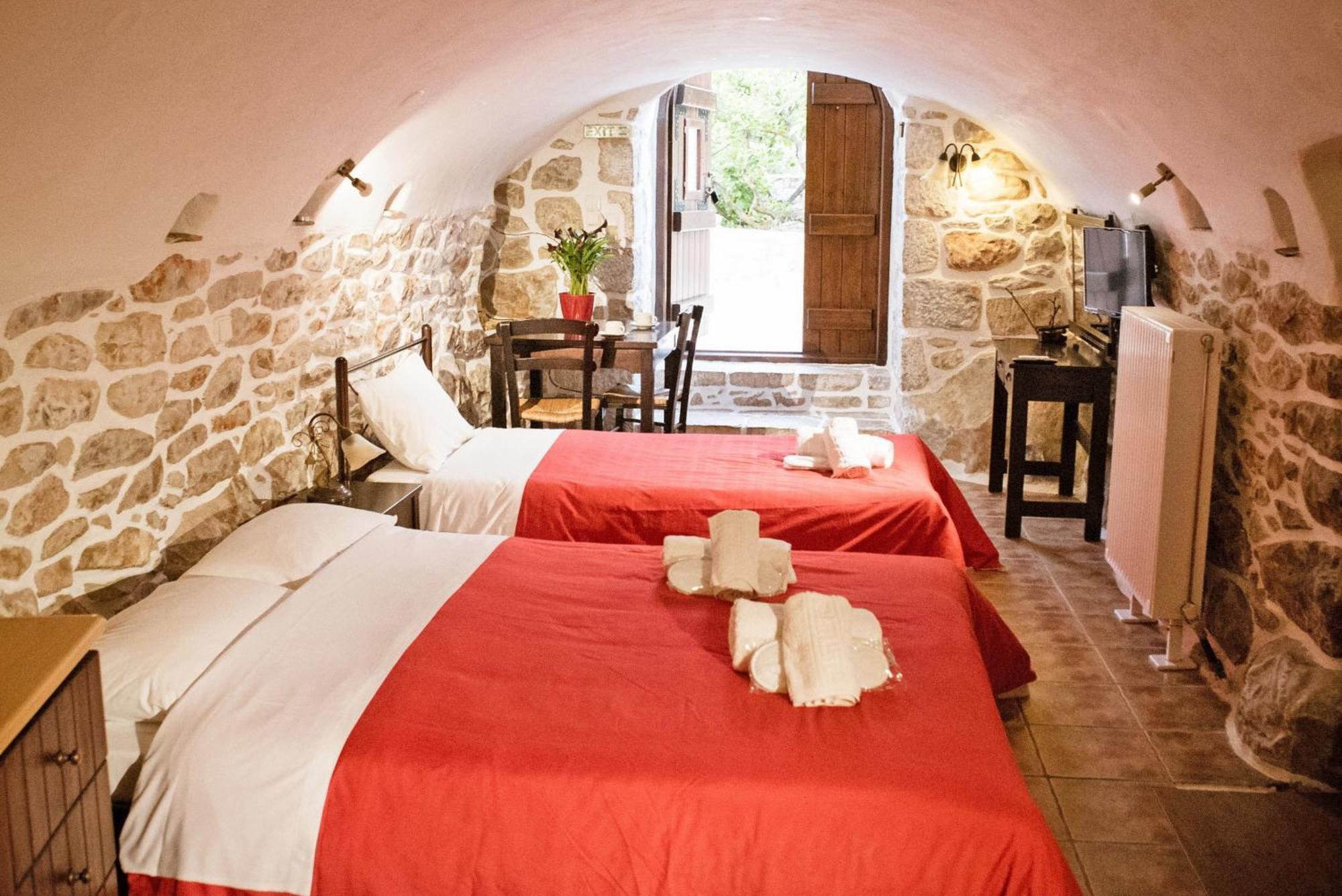 Guesthouse Toxotis Pírgos Dhiroú Dış mekan fotoğraf