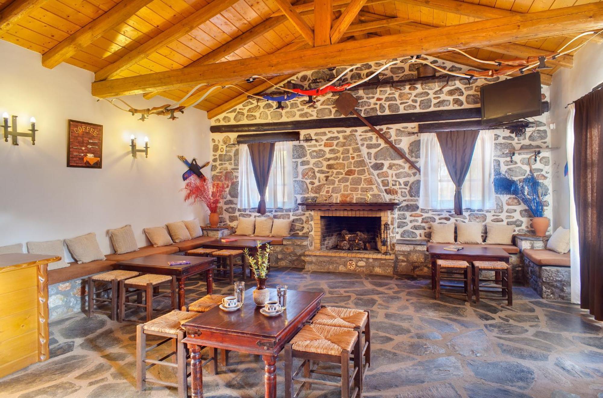 Guesthouse Toxotis Pírgos Dhiroú Dış mekan fotoğraf